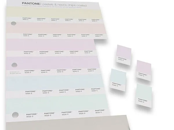 PANTONE Pastels & Neons Chipsbuch 2022