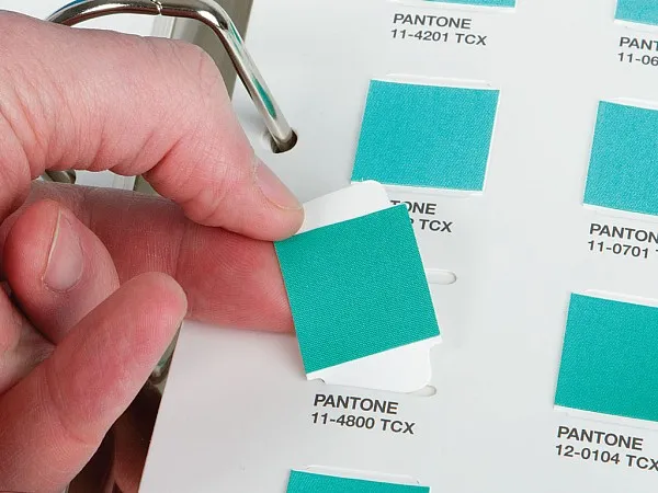 PANTONE Textile Cotton Chip Set Ringbücher