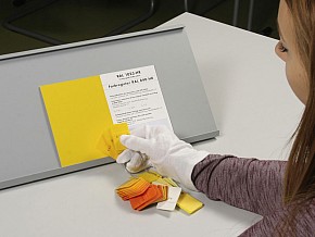 RAL 840-HR Color Register